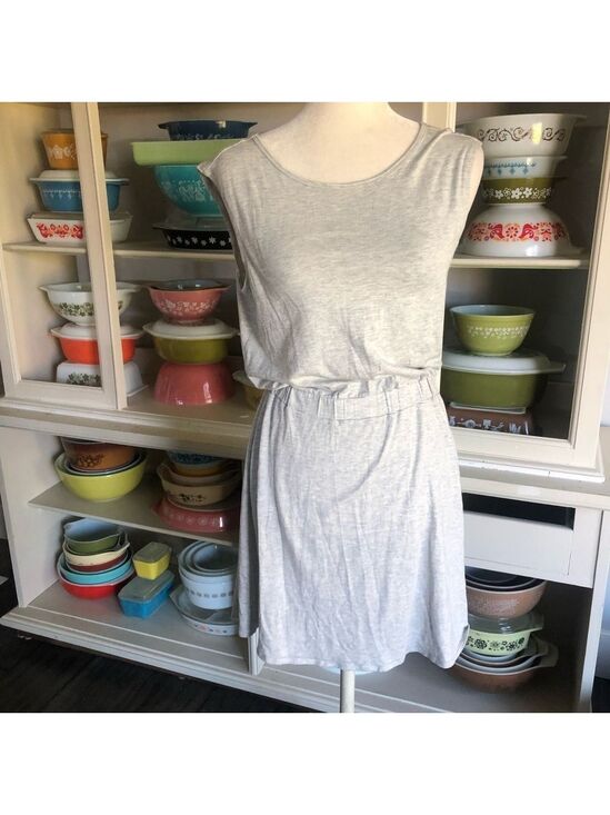 Athleta Dresses & Skirts - Athleta Heather Gray Dress w/ Criss Cross Back - Size Small